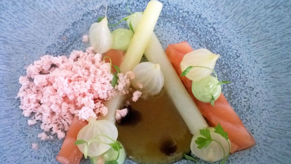 Michelin-ravintola Olo muutti elokuun alussa 2013 Torikortteleihin. Kuvassa ravintolan lohiannos.