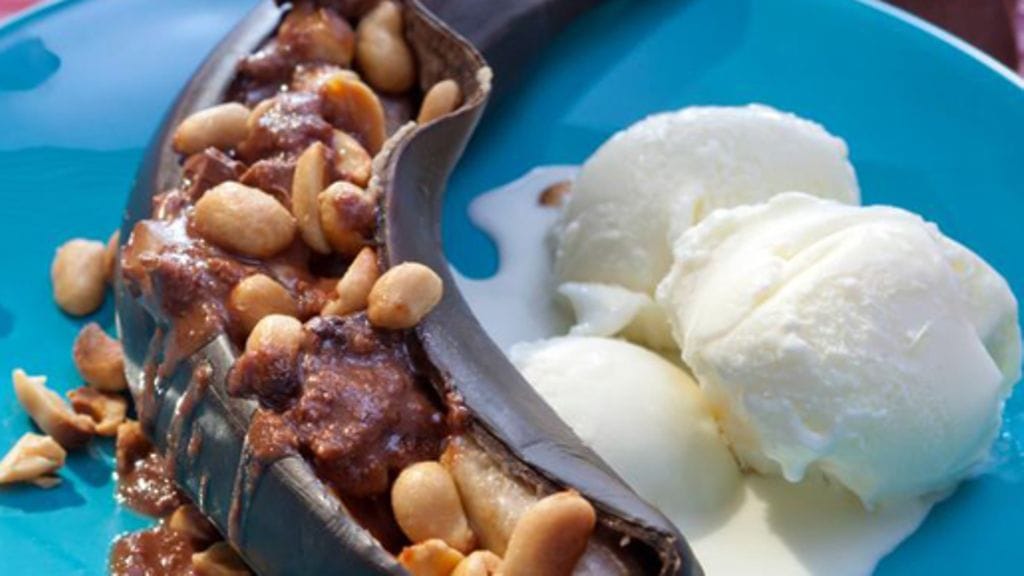 Grillatut suklaa-suolapähkinäbanaanit