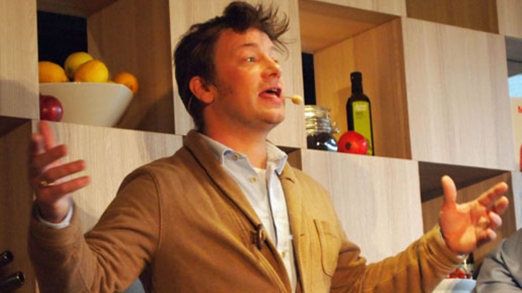 Jamie Oliver esitteli Scandic-hotelleille loihtimaansa kesämenua Tukholmassa perjantaina 12.4.2013.