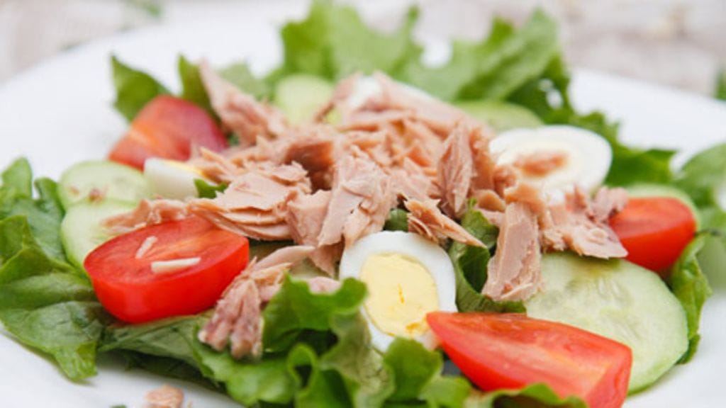 Pikaruokaravintolat luopuvat pikkuhiljaa tonnikalan käytöstä