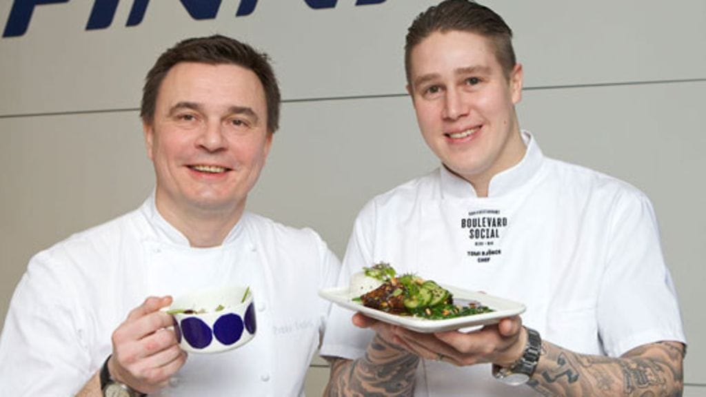 Tunnetut suomalaiset keittiömestarit Pekka Terävä ja Tomi Björck loihtivat Finnairille uudet businessluokan menut.
