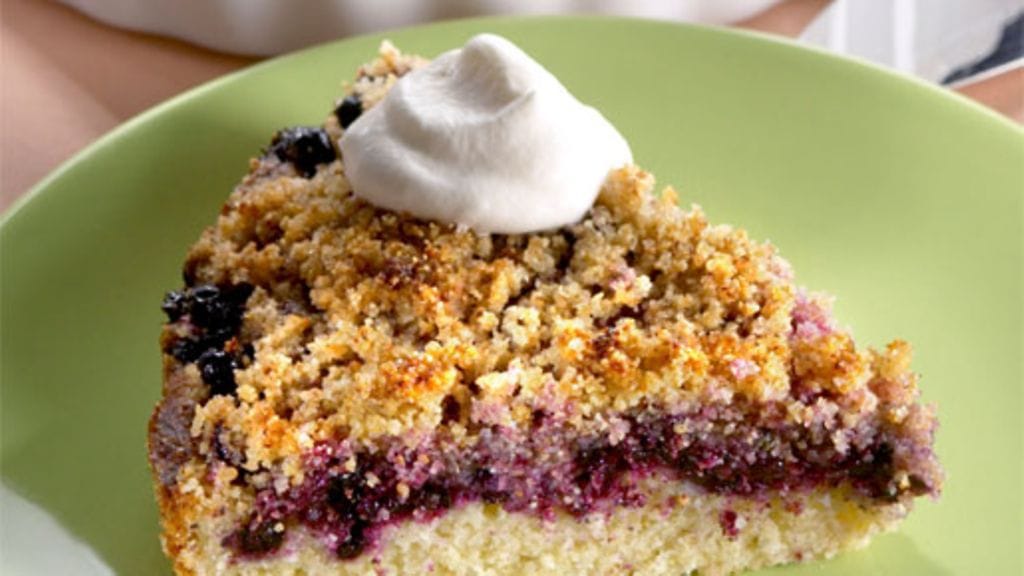 Rapea mustikka-kauratorttu.