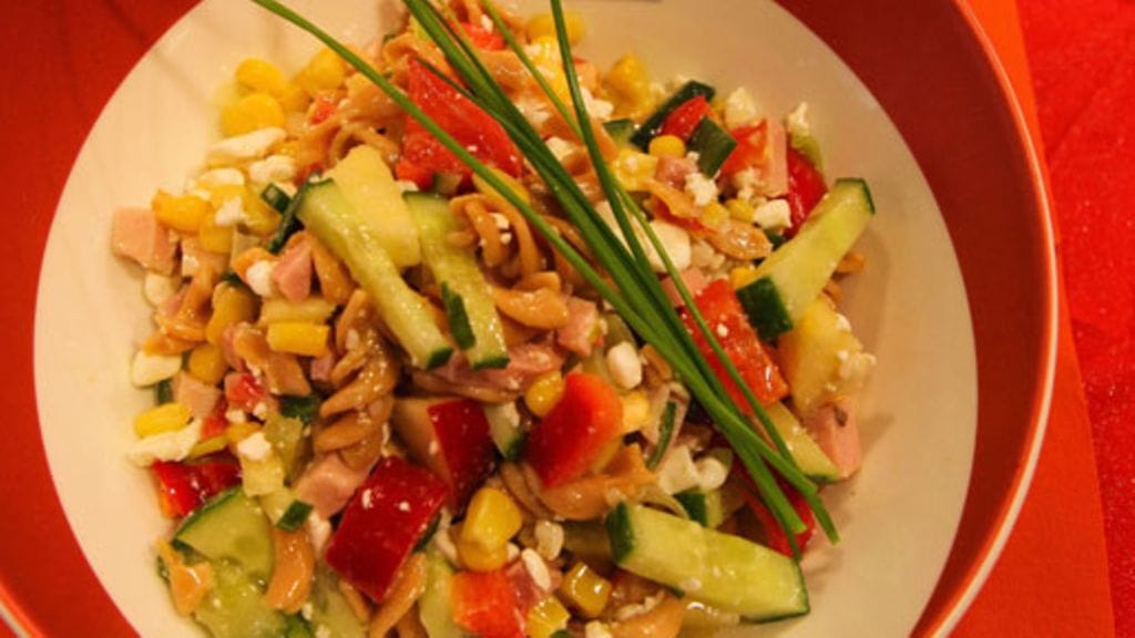 Uudenvuoden pastasalaatti