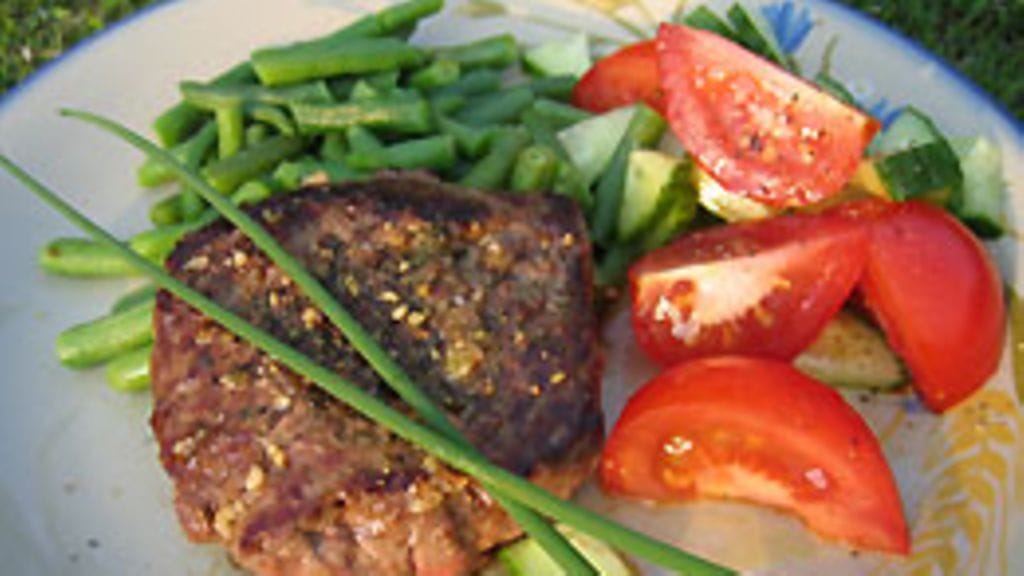 Kansanterveyslaitoksen pääjohtaja Pekka Puska tyrmää väitteet Atkinsin dieetin paremmista terveysvaikutuksista perinteisiin ravintosuosituksiin nähden.