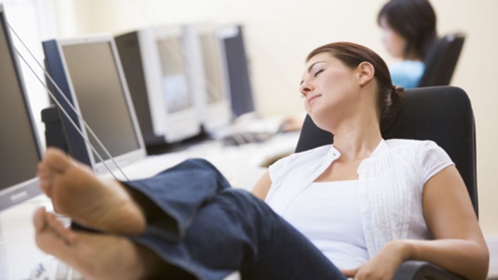 Älä ota työtäsi liian vakavsti.