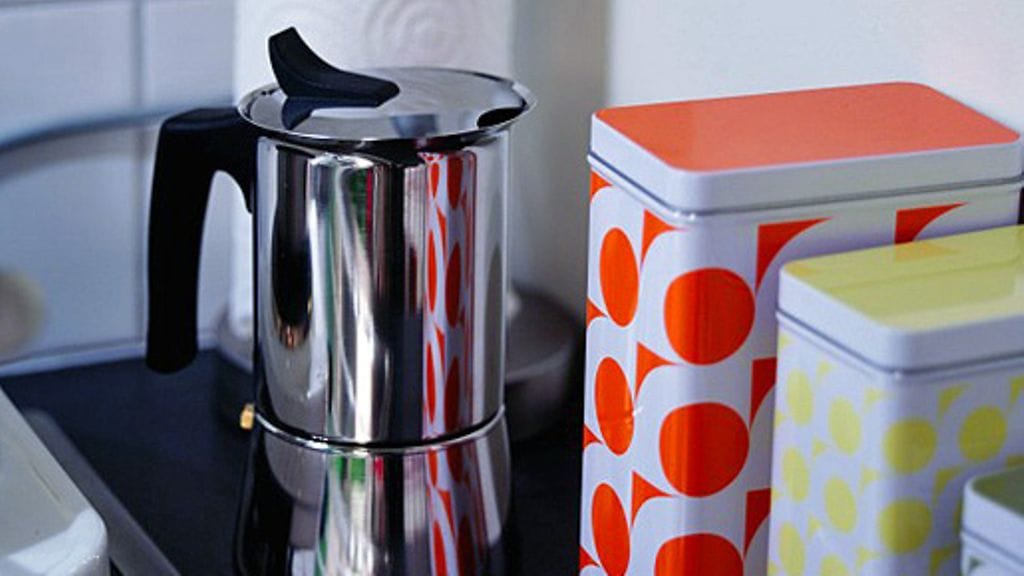 Pienetkin asiat vaikuttavat sähkölaskuun, kuten muutokset sähkölaitteiden käytössä.