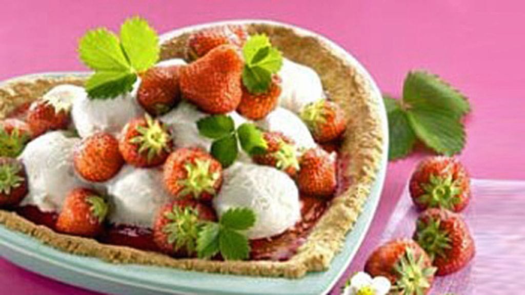 Jäätelö-mansikkatorttu