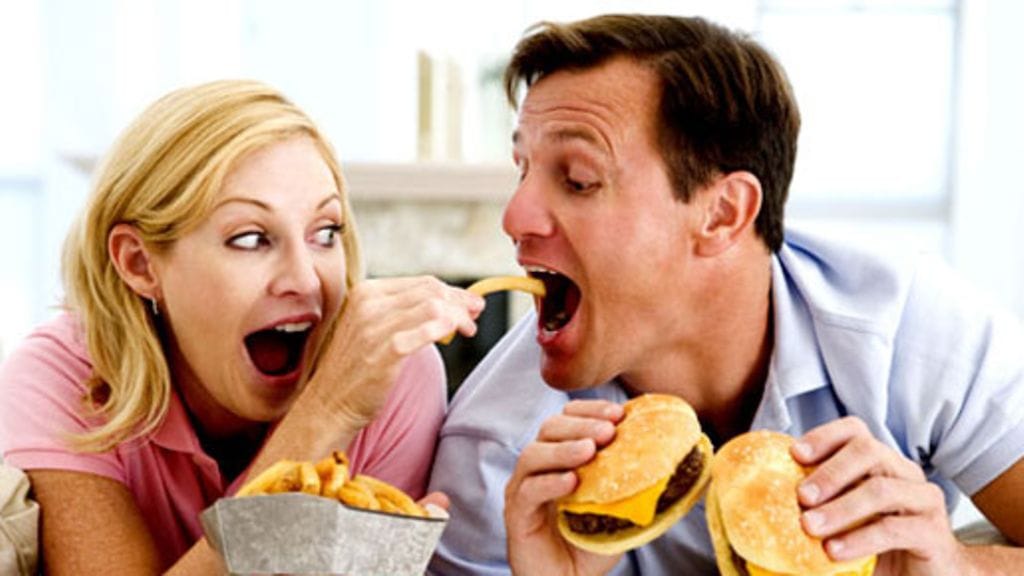 Tästä on leikki kaukana: roskaruoka voi koukuttaa kuin kovat huumeet. (Kuva: Shutterstock)