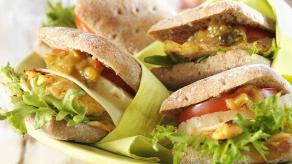 Nämä hampurilaiset on täytetty broilerilla. Kuva: Ruokakesko.