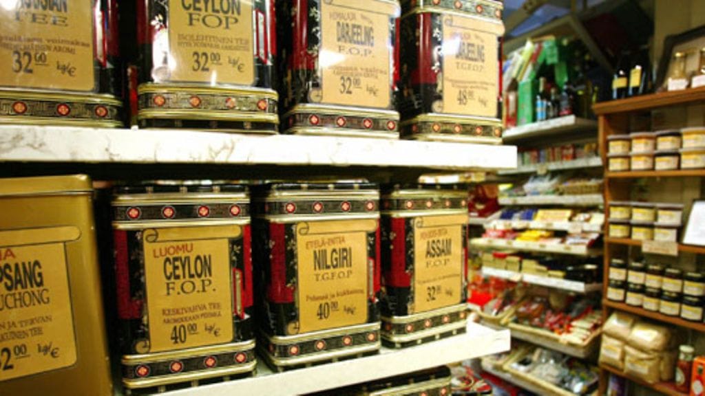 Teelaatuja Hakaniemen hallissa. Kuva: Lehtikuva