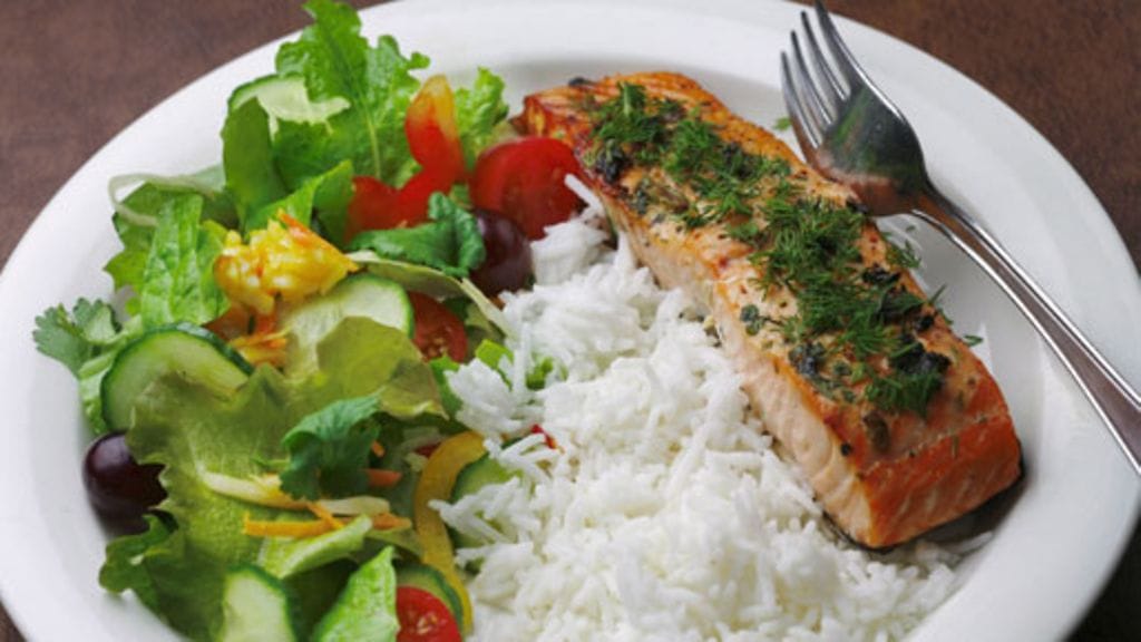 Ruoan haaskaaminen kuluttaa luontoa.