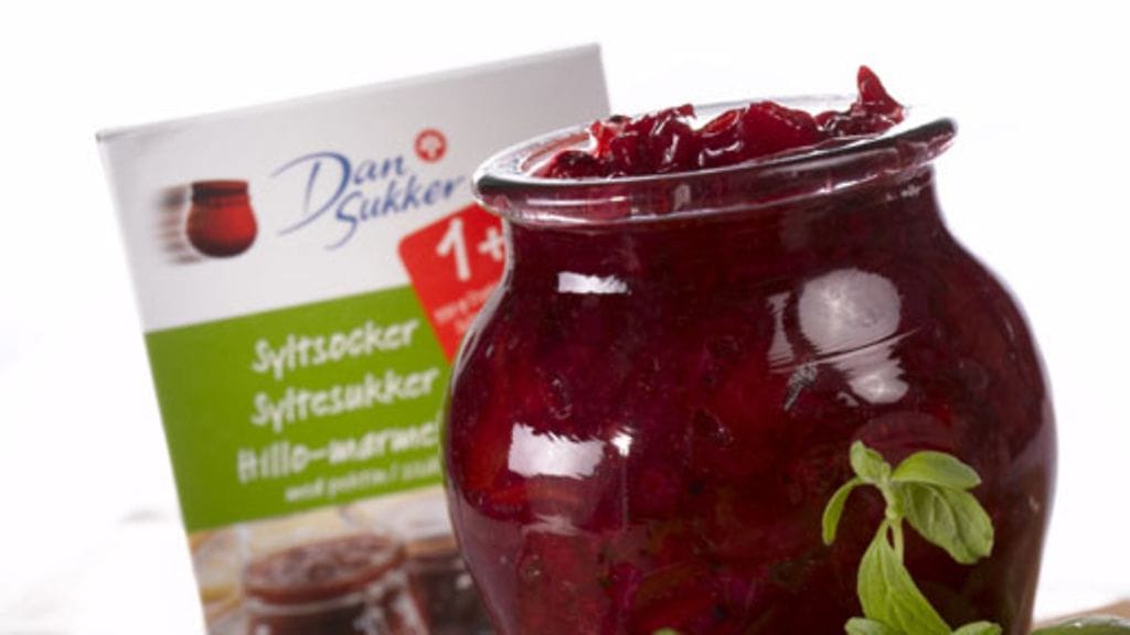 Puolukka-omenapikkelssi. Kuva: DanSukker