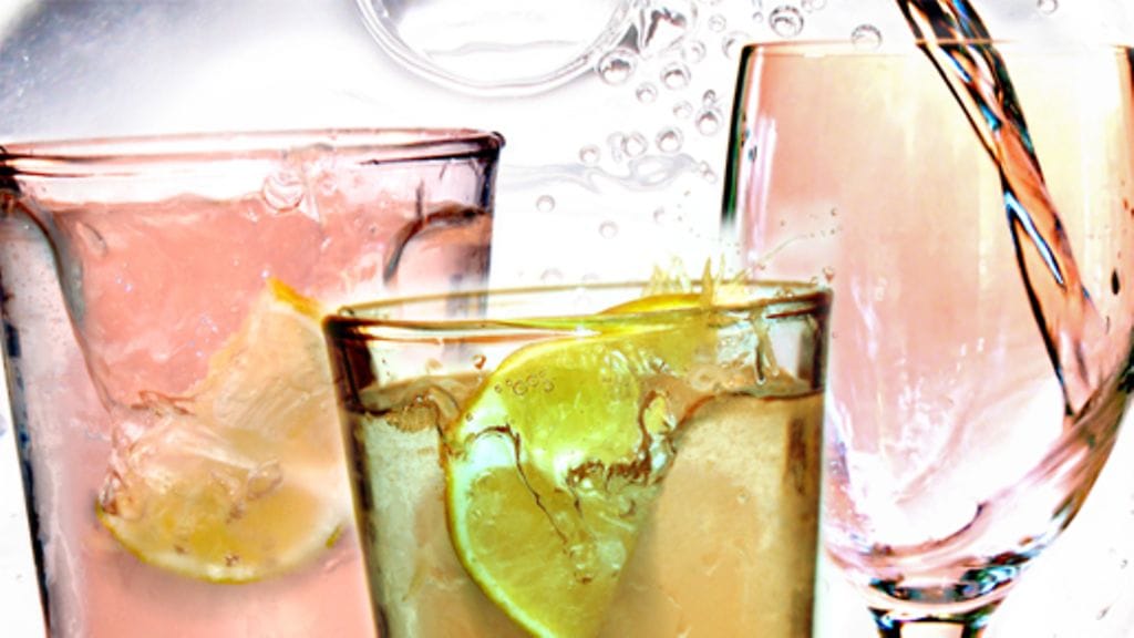 Juomia kesän juhliin. Kuva: SXC.