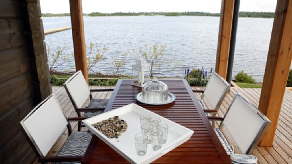Mökkiterassi. Kuva: Lehtikuva/Heikki Saukkomaa.