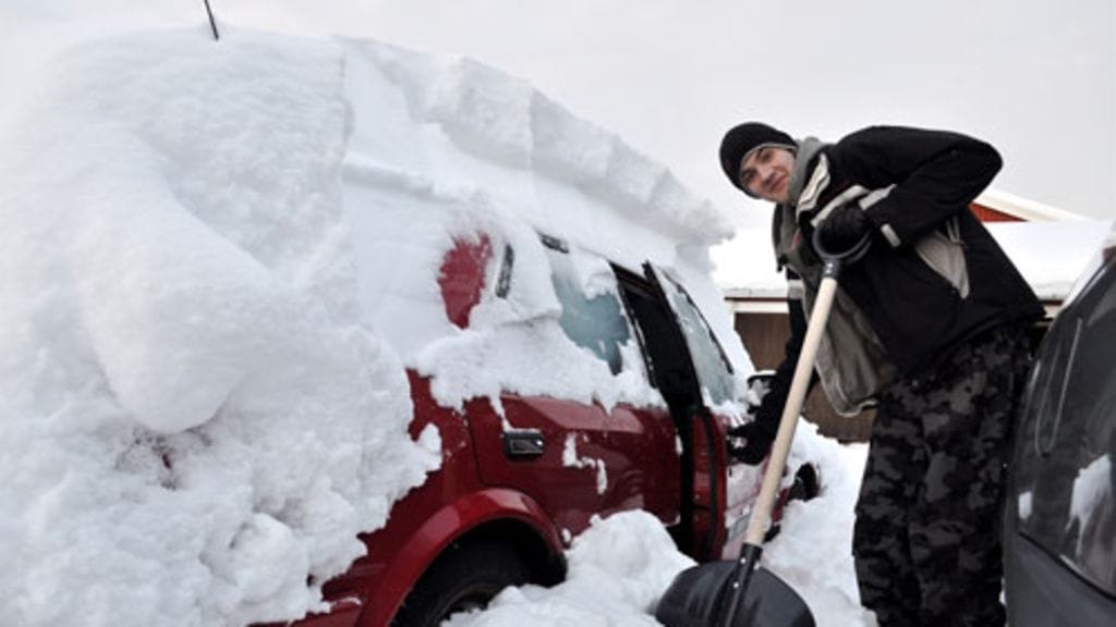 Luminen talvi ei käy selälle, kun malttaa tarkistaa lapiointiasennon.