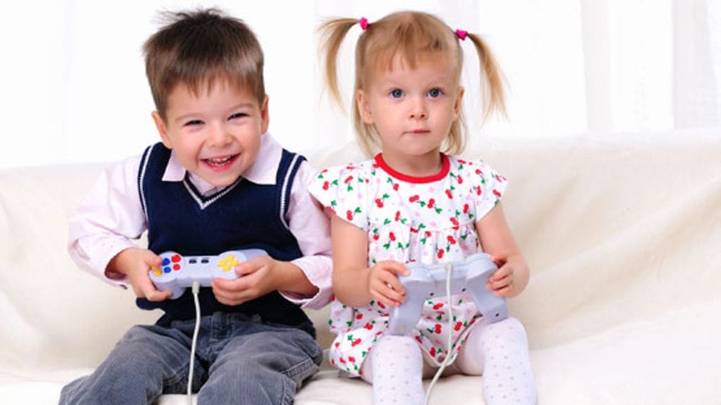 Pelaamisen ohella on muistettava myös ulkoilla.