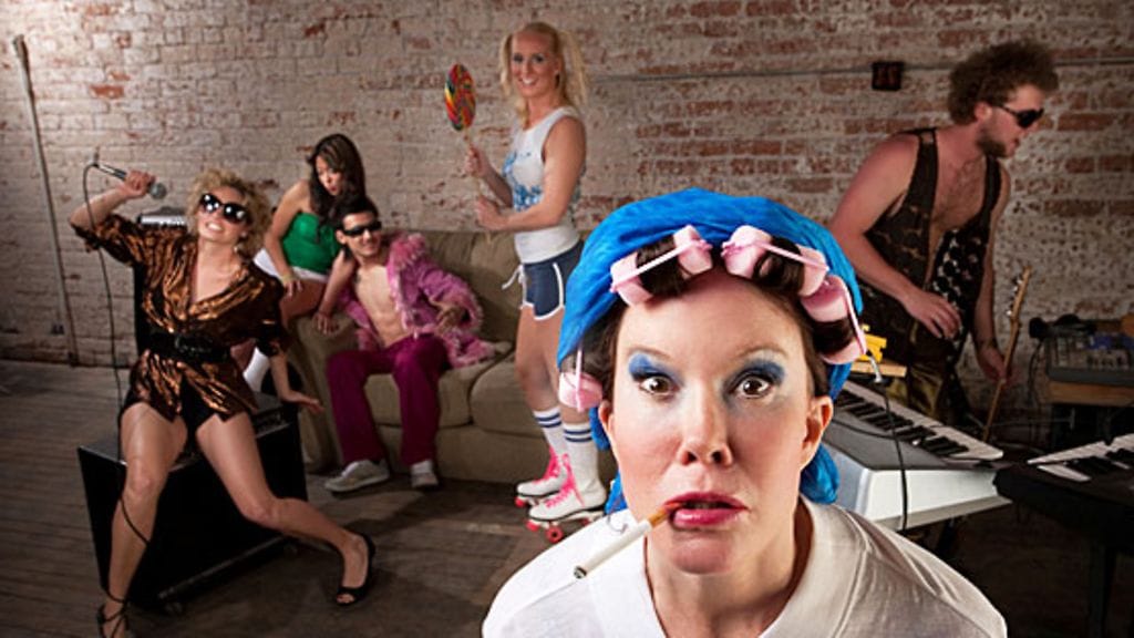 Juhliminen häiritsee usein naapureita.