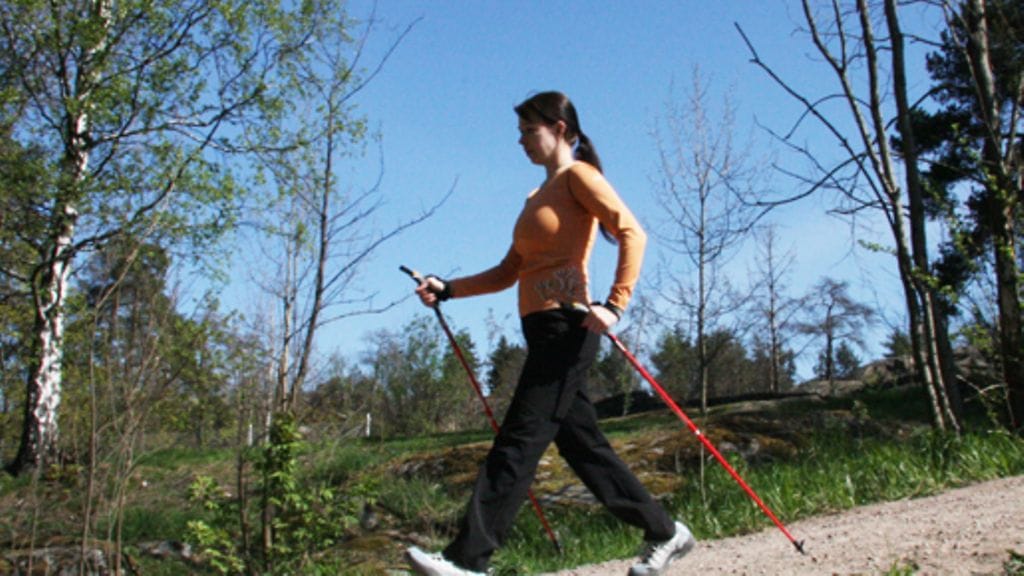 Muista herkkä ote sauvasta – älä purista!