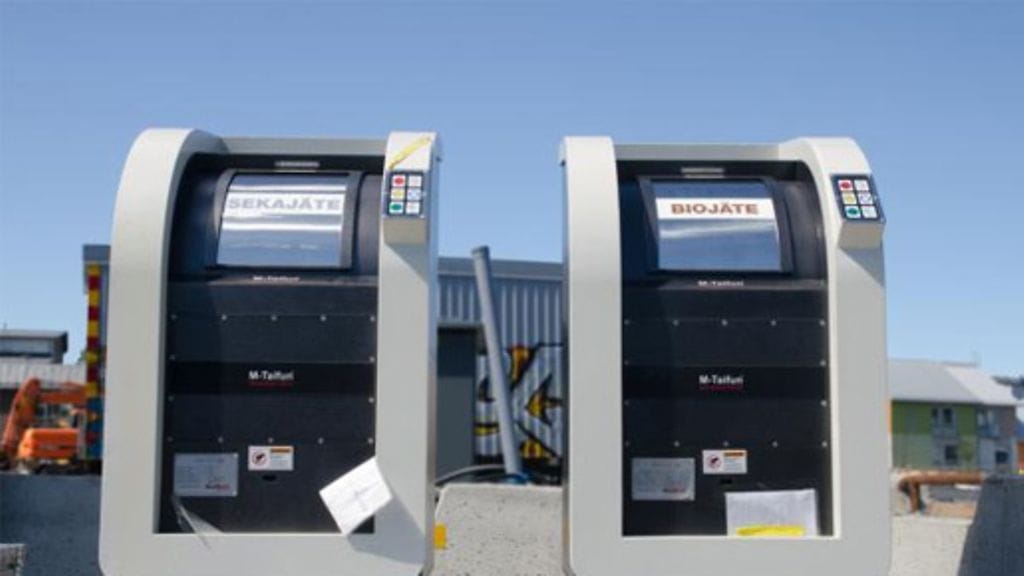 Vuoreksessa pahanhajuiset roska-astiat on korvattu moderneilla keräyspisteillä.