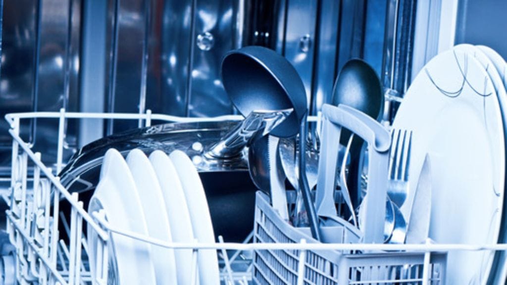 Tutkimuksen mukaan norovirus ei kuole astiapesun yhteydessä.
