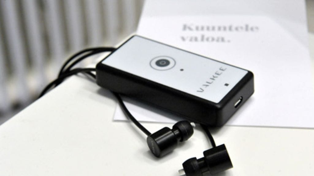 Valkee-kuulokkeet saivat vuoden 2012 Huuhaa-palkinnon.