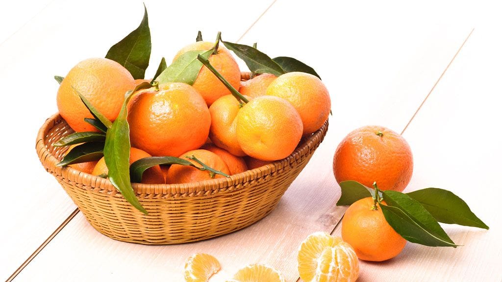 Nyt hedelmät, vihannekset ja muut ruoat kannattaa säilyttää jääkaapissa.