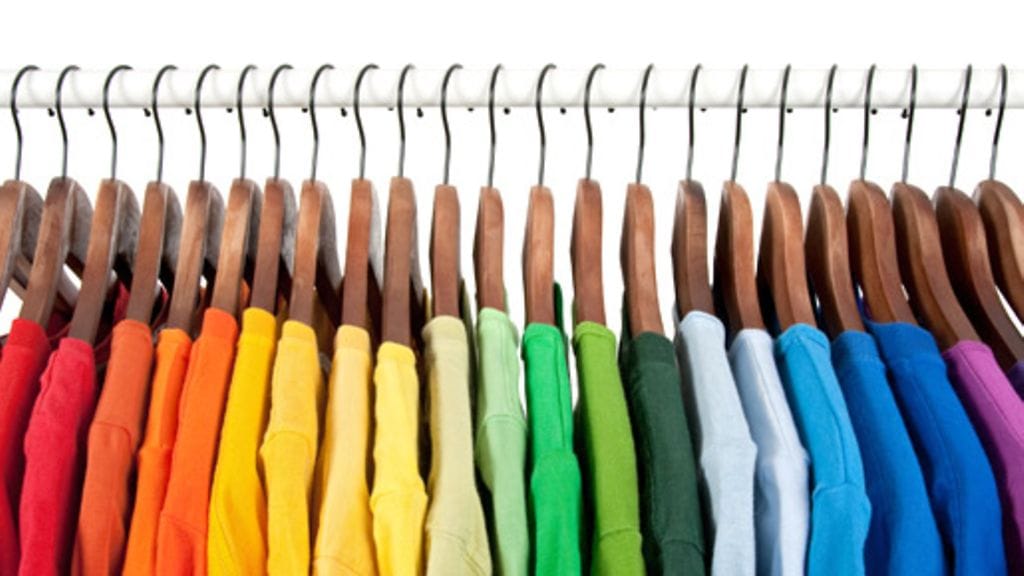 Tunkkaiselta tuoksuvat vaatteet paljastavat kosteusvaurion keskellä asuvan alta aikayksikön.