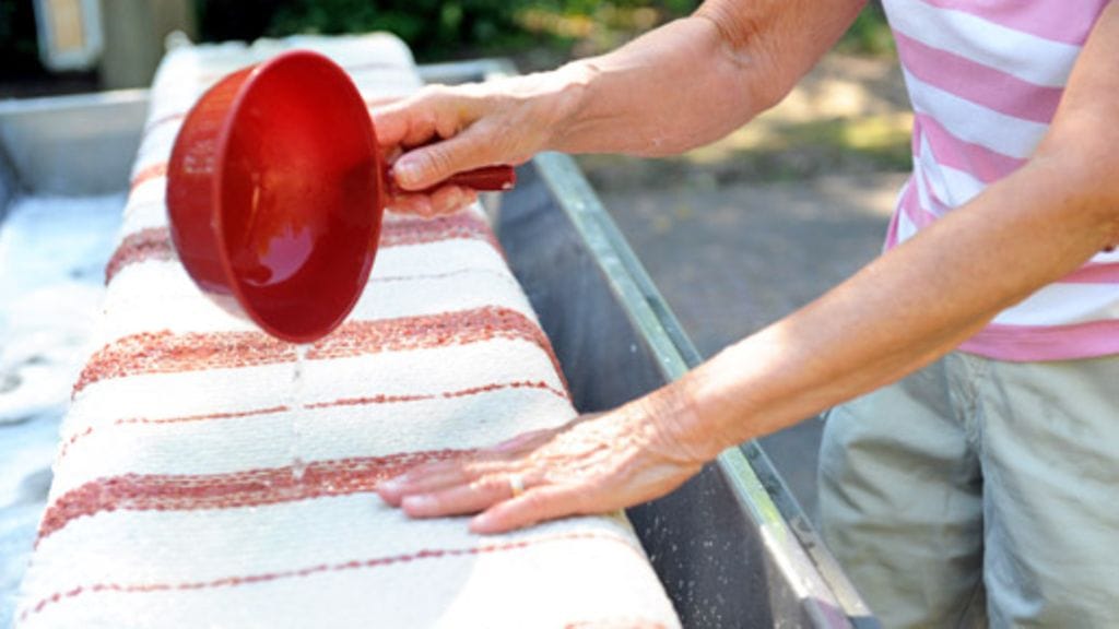 Mattojen peseminen voi viedä monta tuntia.