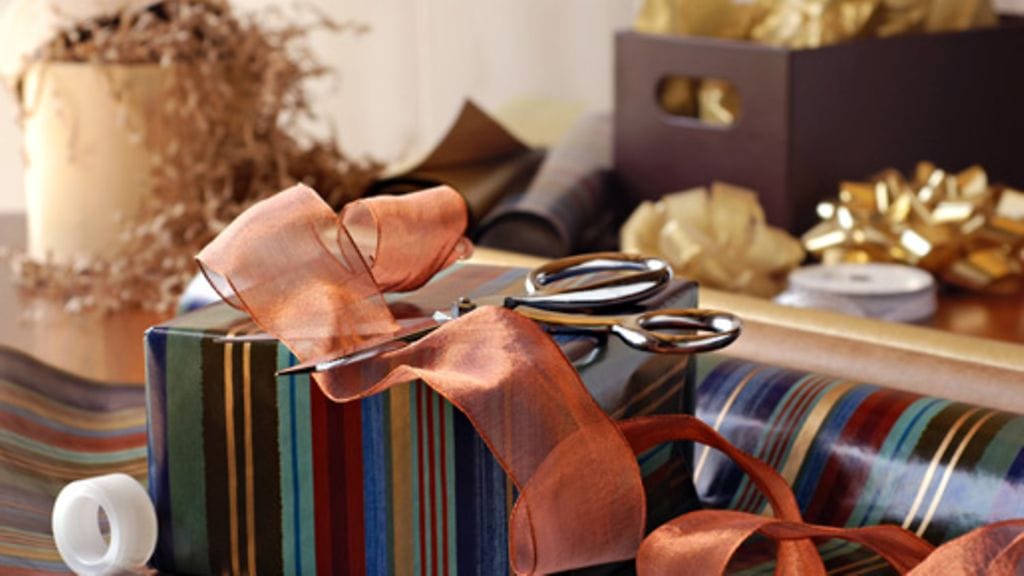 Lahjapaperit eivät kuulu paperinkeräyslaatikkoon.