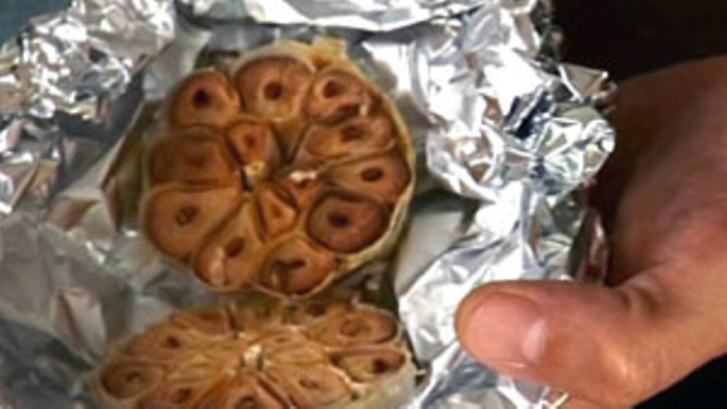 Paahdettua valkosipulia