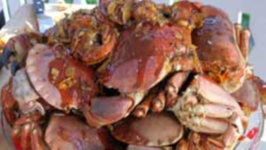 Mustapippurilla maustetut taskuravut