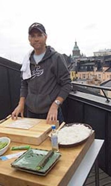 Sushin valmistus käynnissä