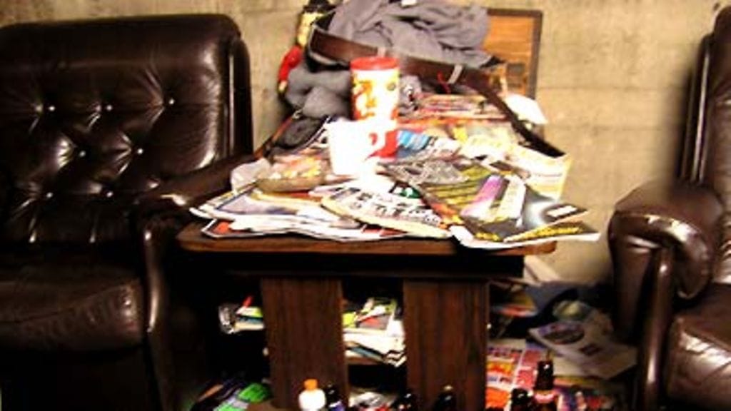 Sohvaryhmä ennen siivousta