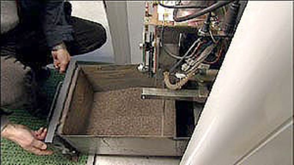 JKA 16.12.2005 - tuhkalaatikko