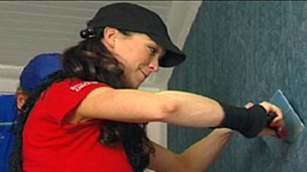 Tapetti tuntuu kankaalta, vaikka se on paperia.