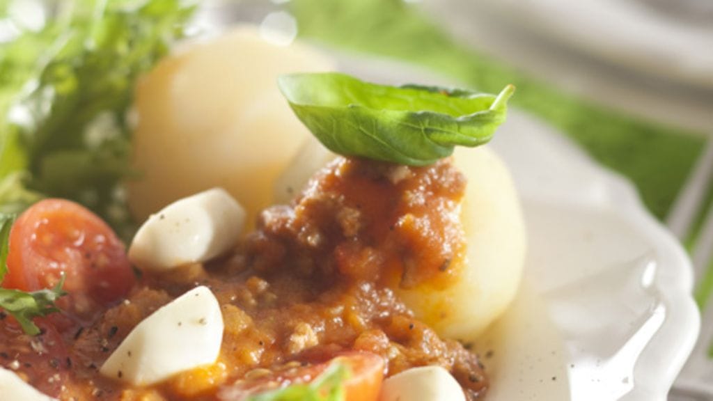 Nopea bolognese valmistuu hetkessä.