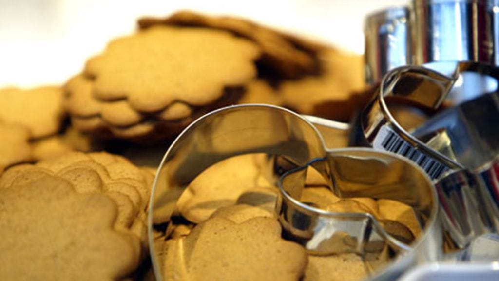 Jouluna leivottiin pipareiden lisäksi esimerkiksi kakkuja moneen makuun.