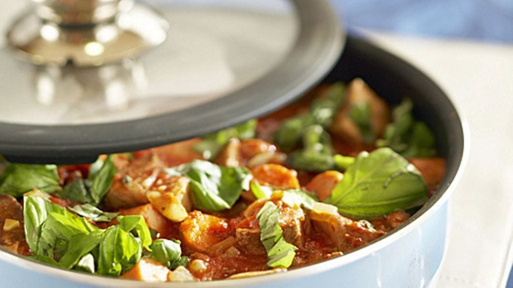 Tomaattinen lihapata.  Kuva: Ruokakesko.