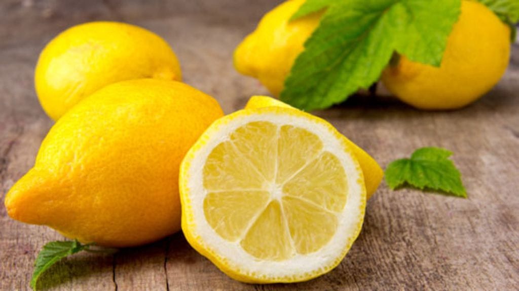 Hapan sitruuna on emäksisessä ruokavaliossa sallittu herkku, koska se muuttuu kehossa emäksiseksi