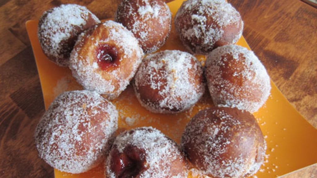 Hillomunkit valmiista pakastepullataikinasta