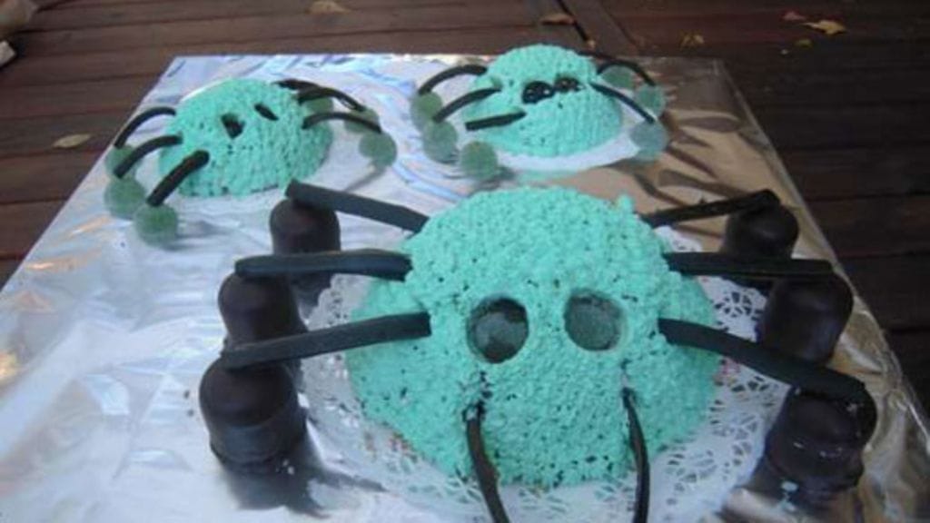 Arjan Leivontanurkan Halloween-kisan voittajaresepti: Lakuhämähäkit.