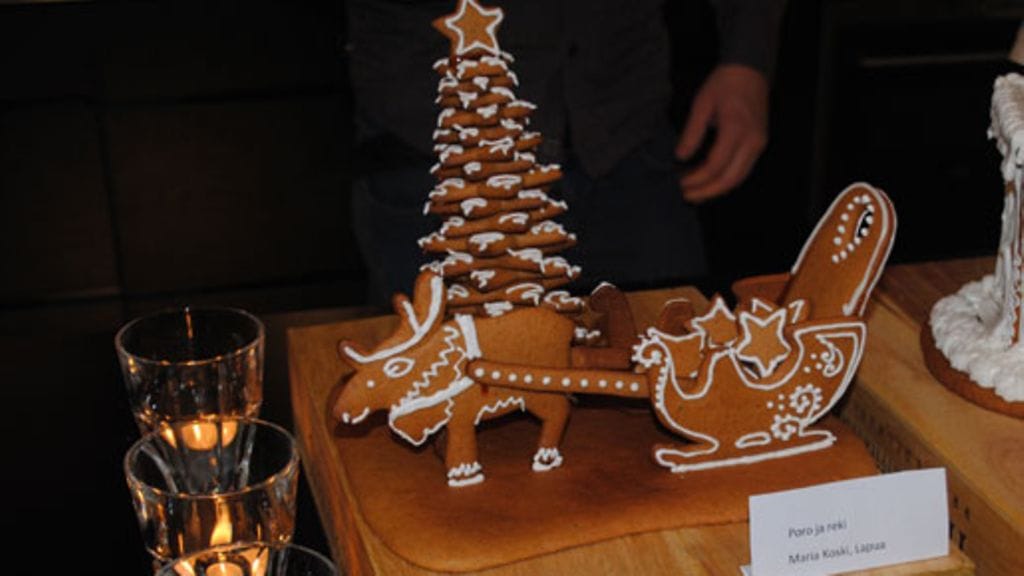 Piparinleivonnan Suomen mestaruuskisojen jaetun hopeasijan nappasi Maria Kosken teos.