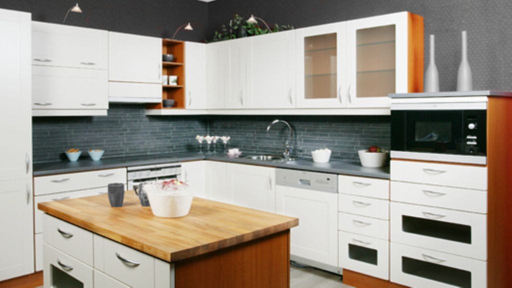 Kalustetukun keittiöt ovat tuttuja tv:stä, muun muassa Makuja-ohjelman keittiö on Kalustetukun.