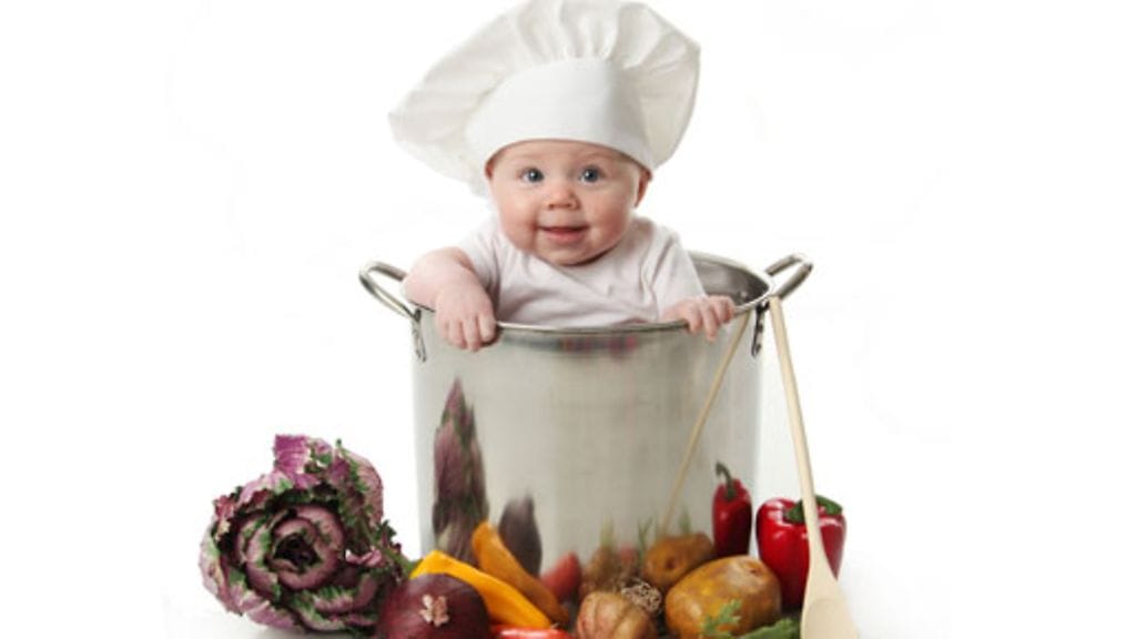 Amstedamin Kinderkookkafessa lapset tekevät ruokasi