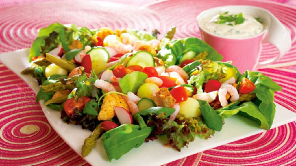 Ihana iltapalasalaatti maistuu myös lounaalla