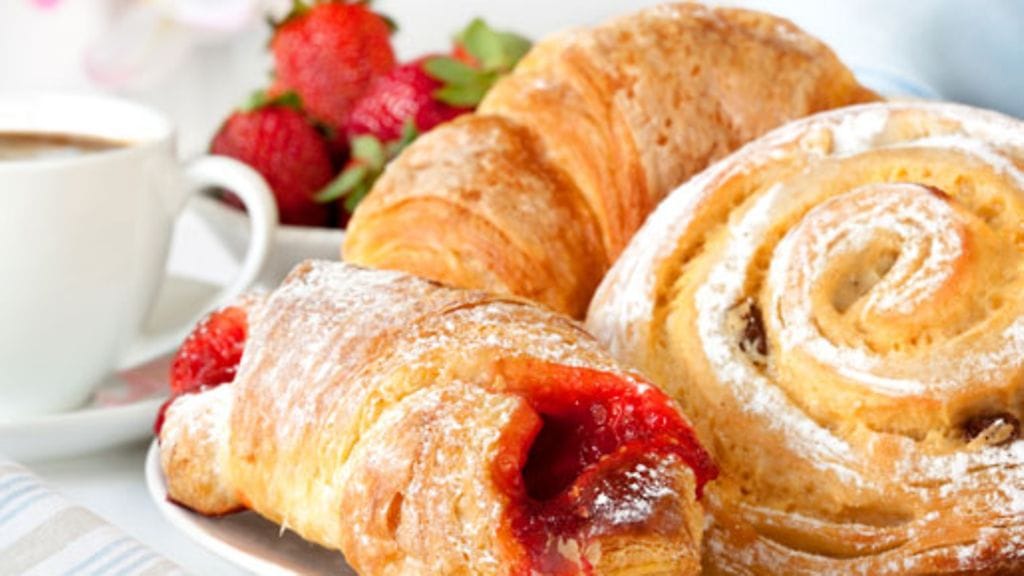 Hemmottele itseäsi ranskalaisella aamiaisella.