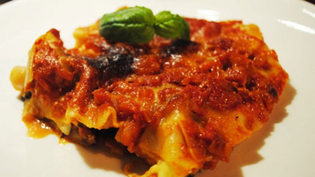 Sivumaku-blogaaja Jani Kinnusen avioliittoja aiheuttava munakoisolasagne