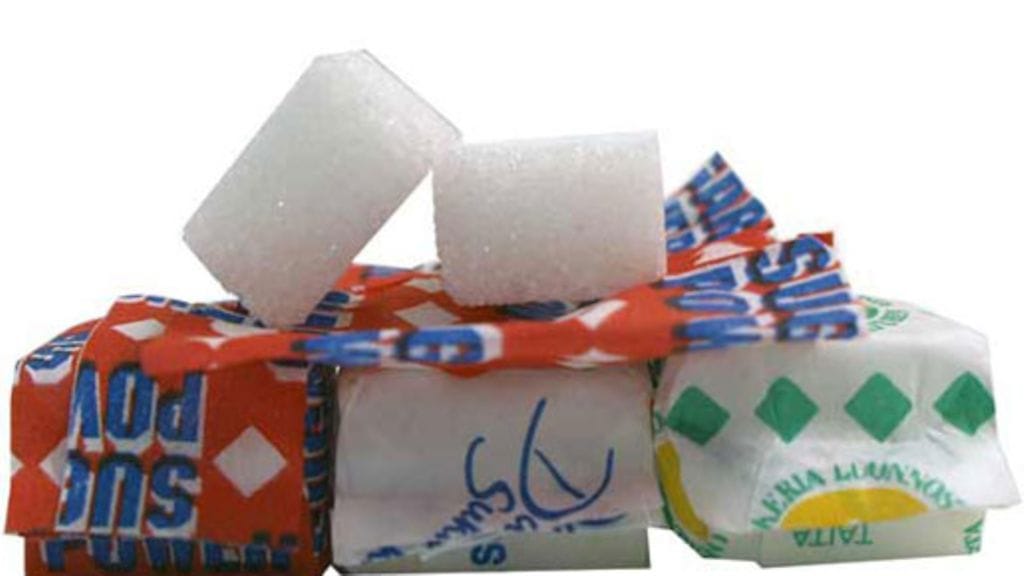 Sokeripalapakkauksien keskellä on taittokohta, josta pakkauksen saa kätevästi auki. Ei siis tarvitse repiä!