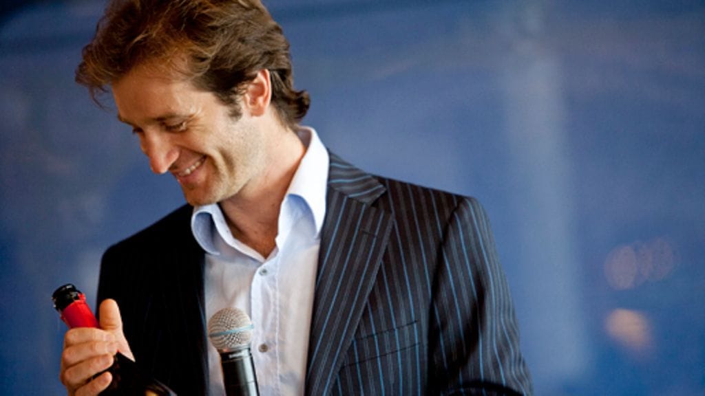 Formulakuski Jarno Trulli esitteli Paparazzi-kuohuviiniään toukokuussa Suomessa.