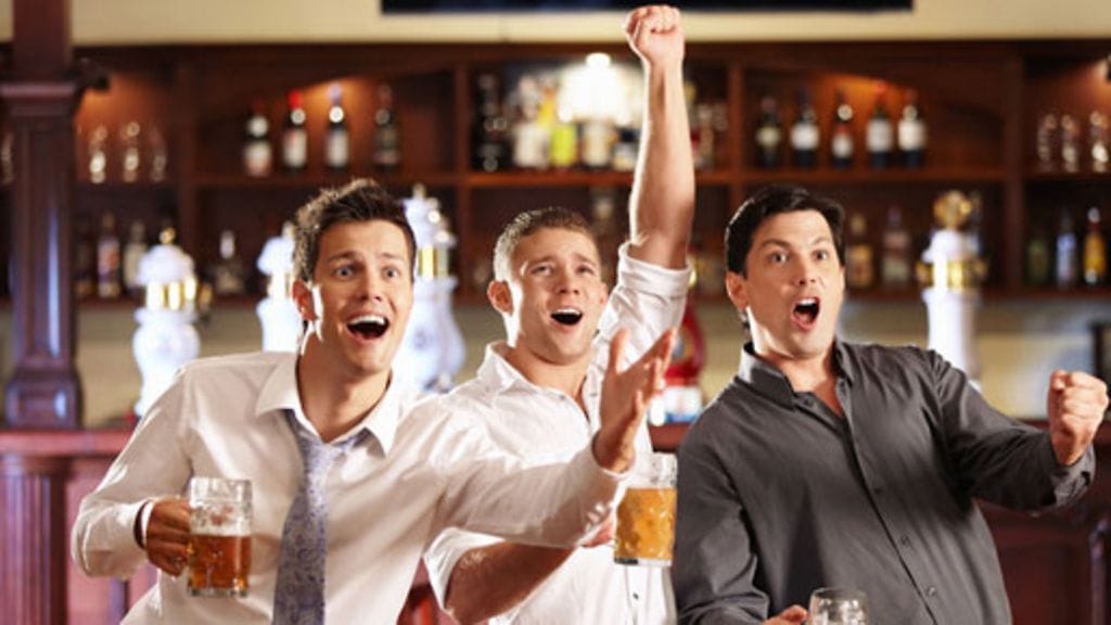 Miltä kuulostaisi naisilta kielletty pubi-ilta urheilun ja oluen merkeissä?